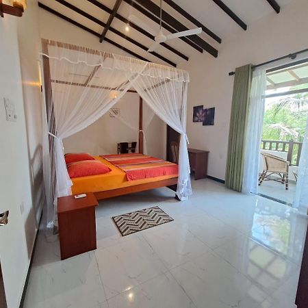 Villa 76 Weligama Exteriör bild