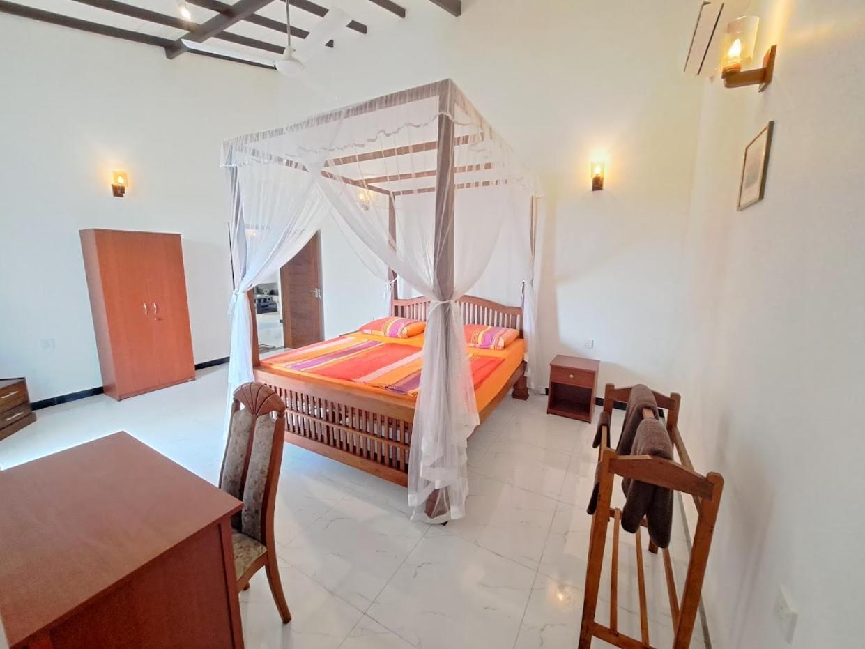 Villa 76 Weligama Exteriör bild