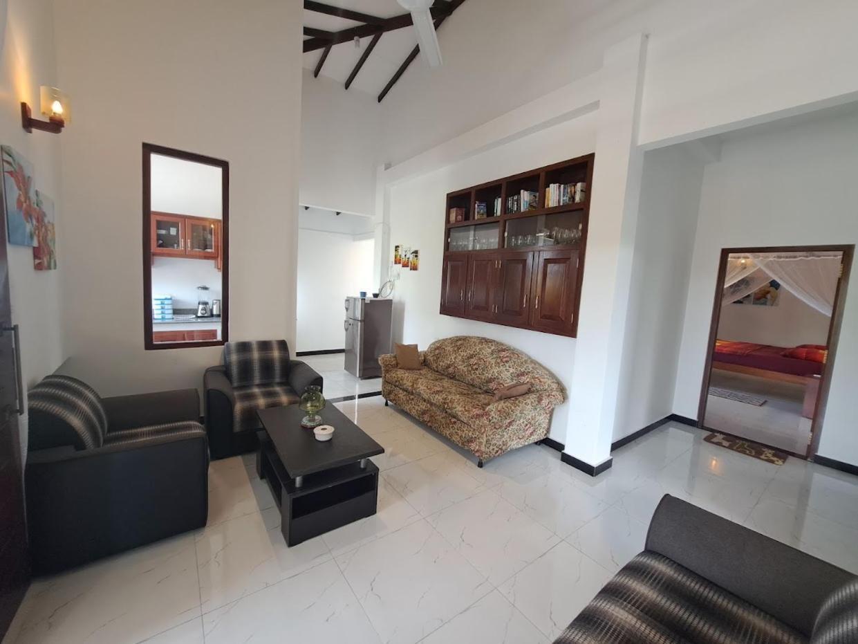 Villa 76 Weligama Exteriör bild